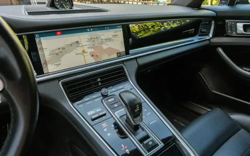 Porsche Panamera Sport Turismo 4 E-Hybrid * SPORTPAKET * CH - 150494