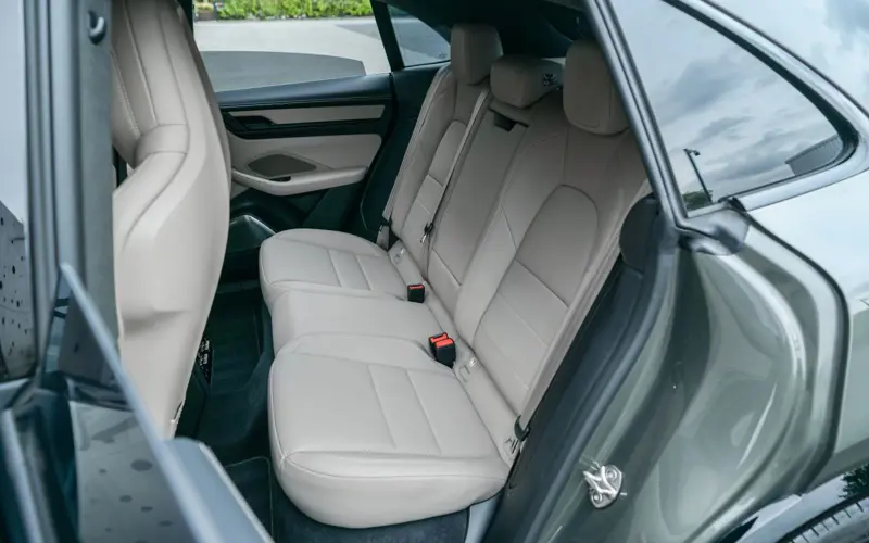 Porsche Macan Turbo Electric * INNO * P.DISPLAY * H.LENK * PANO - 115090