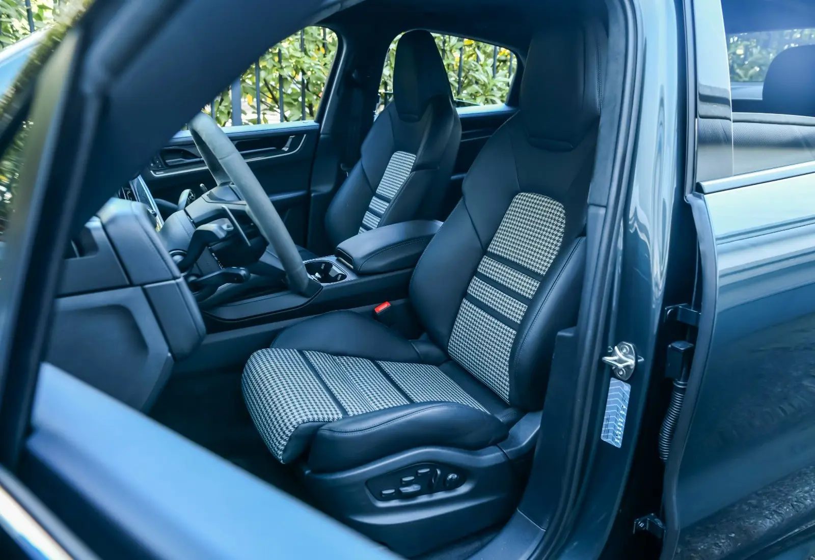 Porsche Cayenne Coupe Turbo E-Hybrid * PTS * GT PACKAGE *  - 115723