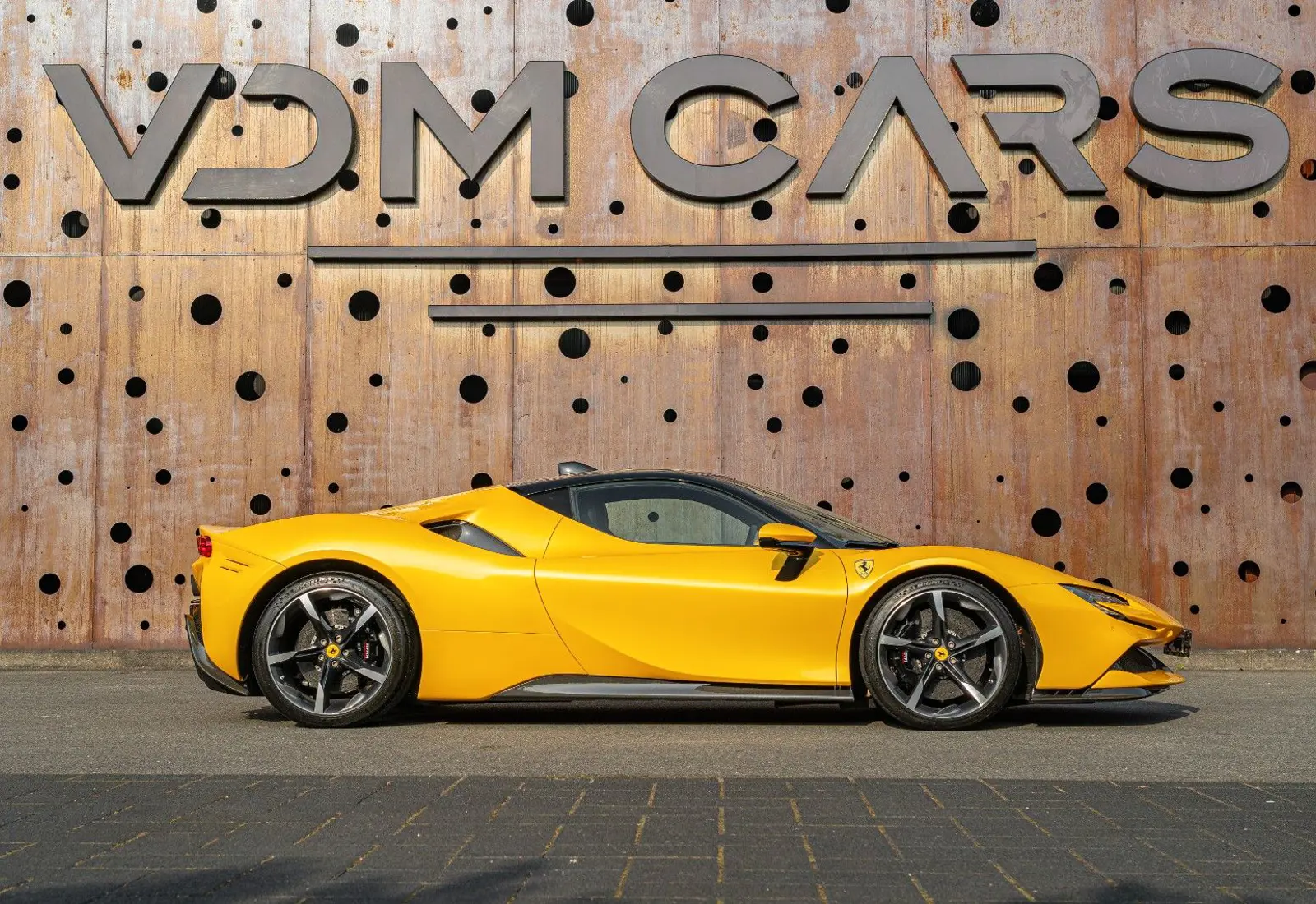 Ferrari SF90 Stradale * WARRANTY * GIALLOTRIPLO * CARBON * TAILO - 138923